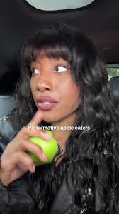 Diamond Marie (@snoopdiamond)’s video of apples