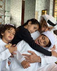 الشيخ محمد بن زايد واحفاده in 2021 jordan royal family couple photos photo