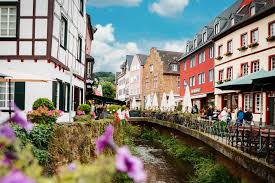 Bad münstereifel can easily accessed by the e29 (a1) motorway from cologne. Ihr Besuch City Outlet Bad Munstereifel We Love Cobam