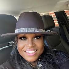 Janice Hoyett's Instagram, Twitter & Facebook