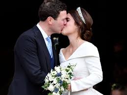Damit ist sie nach ihrer älteren schwester, prinzessin beatrice von york, die nummer 8 der britischen thronfolge. Britische Prinzessin Eugenie Heiratet Heute In Windsor Stars Vol At