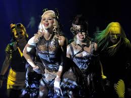 A humorous tribute to the science fiction and horror b movies of the 1930s through to the early 1960s. Rocky Horror Show Kommt Im November Nach Wien Vienna Online