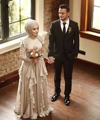 Busana pengantin muslimah's photos shared recently. 7 Inspirasi Gaun Pengantin Muslimah Bergaya Modern Kumparan Com