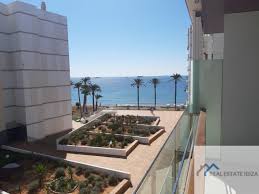 Sono spaziosi, luminosi, confortevoli e tranquilli e contano con i migliori servizi: Apartment For Sale In Figueretes Platja D En Bossa Ibiza 369 600 Ref Av64 Real Estate Ibiza