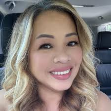 Who are local professional photographers in Curaçao for family pictures?