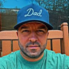 Leann Ware's Instagram, Twitter & Facebook