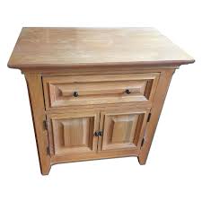 Check out our thomasville bedroom furniture selection for the very best in unique or custom, handmade pieces from our bedroom furniture shops. Thomasville Mission Style Queen Bed Set 2 Matching Nightstands Aptdeco