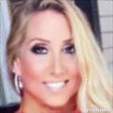 Where to get yard signs for graduates in Arthur?