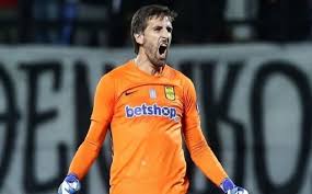 Η παραμονή του χουλιάν κουέστα μέσω της υπογραφής κλειστού διετούς συμβολαίου συνεργασίας ήταν εκ των βασικών προτεραιοτήτων του άρη, φαίνεται όμως. Arhs O Mesi O Koyesta Kai O Mpagkalianhs In Gr