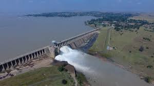 Four are situated close to the restaurant at the lion camp, for a more over 1 200km in circumference the vaal dam superseded the vaal barrage reservoir (which was built in the 1920's) and today supplies gauteng. Why The Vaal Dam Doesn T Fill Up After Every Thunderstorm The Citizen