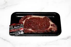 There are 439 calories in 10 ounces of beef brisket (whole, lean only). Premium All Natural 10 Oz Bison Ribeye Red Top Farms