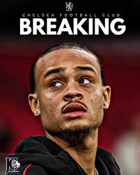 Chelsea in talks for Simons transfer