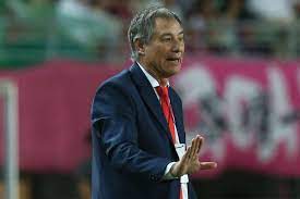 Sin embargo sus inicios se dieron en otra holan no siempre fue entrenador de futbol, pues sus inicios se dieron en el hockey sobre pasto, una disciplina que le gustaba desde que era joven. Quem E Ariel Holan Treinador Que Esteve Na Mira De Santos E Fluminense Goal Com