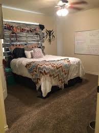 Pin By Jenny Delosh On Home Sweet Home Western Bedroom Decor Room Ideas Bedroom Western Bedrooms