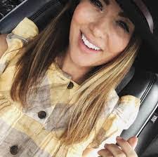 Jillian Holliday's Instagram, Twitter & Facebook