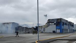 Mardi, 01 septembre 2020 10:52 incendie à puteaux (92) : Pres Du Havre Un Incendie Ravage Un Entrepot De 4000 M Quatre Entreprises Detruites