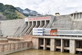 Ống dẫn nước (penstock) đến tuabin. Khanh Thanh Nha May Thá»§y Ä'iá»‡n Lai Chau Sá»›m HÆ¡n 1 NÄƒm So Vá»›i Káº¿ Hoáº¡ch