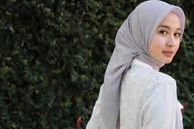 10 gaya hijab laudya cynthia bella yang bikin adem dengan gambar. 8 Outfits Cantik Dengan Model Hijab Sederhana Ala Laudya Cynthia Bella Facetofeet Com