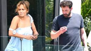 Che poi li hanno immortalati insieme pure dopo un weekend romanico nel montana e durante qualche ora di relax a miami beach. Jennifer Lopez Ben Affleck Hang On The Balcony Of Her Miami Home After Latest Reunion The Seven News