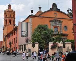 La visitaremos durante la excursión a la fortaleza de san pedro y san pablo. San Pedro Y San Pablo College Mexico City Wikipedia