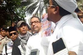 Terpisah, kuasa hukum rizieq shihab, aziz yanuar, mengaku akan terus berkoordinasi dengan majelis hakim pn jaktim menolak eksepsi atau nota keberatan terdakwa rizieq shihab untuk kasus. Ini Sejumlah Kasus Yang Menanti Rizieq Shihab Di Tanah Air Kabar24 Bisnis Com