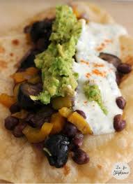 Recette De Piadine Romagnole Faites Maison Garnies De Haricots Azuki Tartare D Avocat Et Sauce Blanche Aux Herbes Recette Toute Vegetale Et Absolument Deli