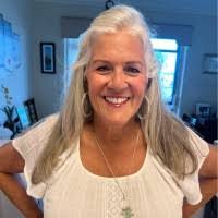 Beatriz Pando's Instagram, Twitter & Facebook