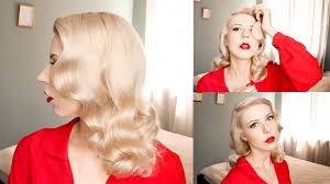 Learn how to get luscious curls in your hair just like veronica lake in this hairstyle how to tutorial with our resident expert hairstylist isabelle faure. Veronica Lake Signature Hairstyle Tutiroial Youtube