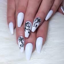 Diseños de uñas acrílicas ✅ en tendencia e ideas para ponerte al dia con lo ultimo de la moda de uñas bonitas decoradas y elegantes para cualquier uñas acrílicas a la moda, bonitas y elegantes 2019. Unas Acrilicas Negro Y Blanco Unas Acrilicas