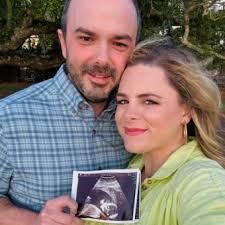 Laurel Ware's Instagram, Twitter & Facebook