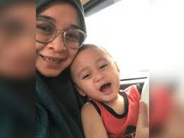 Untuk proses pengambilan anak angkat di malaysia, pasangan tanpa anak akan diberi keutamaan di mana mereka perlu memenuhi kriteria termasuklah berbeza dengan pasangan yang mengambil anak angkat secara terus dari ibu kandung, yang mana anak dan ibu tersebut akan terus mempunyai. Wanita Cari Ibu Kandung Anak Angkat