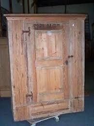 Wie man einen alten schrank aufarbeitet, dabei nicht den faden verliert und wie man sich am besten für eine farbe entscheidet oder auch nicht. Restauration Antike Und Alte Mobel Schranke Kommoden