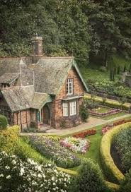 Pin By Christine Downing On Future Farm House Cottage Garden English Cottage Beautiful Homes