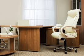 Finding the best office chair isn't as simple as just sitting in a chair. 10 Tips To Pick The Best Office Chair