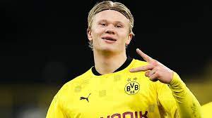 He is currently 21 years old and plays as a striker for he prefers to shoot with his left foot. Erling Haaland Just How Brilliant Has The Borussia Dortmund S Star First Year Been