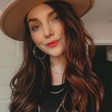 Gina Berube's Instagram, Twitter & Facebook