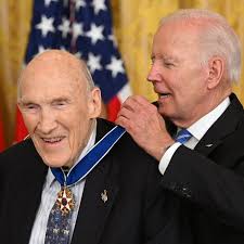 Former U.S. Senator Alan Simpson Dies Aged 93