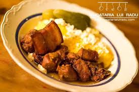 De la 07 ianuarie 2003. Carne Fripta La Ceaun Cu Costita Si Carnati In Sos Ricetta