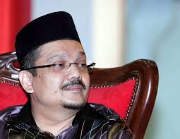 Presidennya datuk zainul rijal abu bakar berkata, penggunaan kalimah allah di poster dengan logo national evangelical christian fellowship (necf) yang disiarkan di internet itu bersifat jenayah dan melanggar enakmen ugama bukan islam (kawalan pengembangan di kalangan orang islam) 1988. Pinda Akta 299 Ppmm