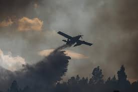 Incêndio em loures mobiliza 100 bombeiros. Incendio Em Loures Mobiliza Mais De 100 Bombeiros E 4 Meios Aereos Renascenca