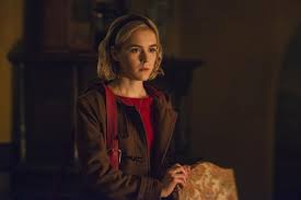 Kiernan shipka*jaz sinclair*michelle gomez*lucy davis*miranda otto*richard coyle*ross lynchchance perdomo*tati gabrielle. A ApÄƒrut Primul Trailer Al Serialului Sabrina Intre LuminÄƒ È™i Intuneric