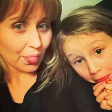 Michelle MacInnes (@MichelleMac83)