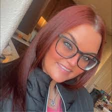 Amanda Priest's Instagram, Twitter & Facebook