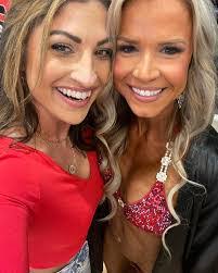 Rebecca Ard's Instagram, Twitter & Facebook