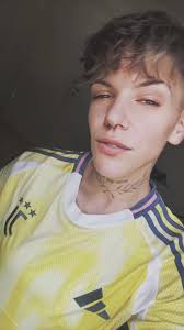 Wendy Laurent (@wen_lrt)