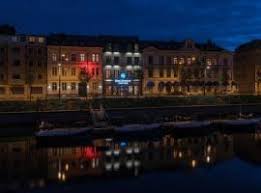 All information about malmö ff (allsvenskan) ➤ current squad with market values ➤ transfers ➤ rumours ➤ player stats ➤ fixtures ➤ news. Ta 10 Kalytera 3enodoxeia Konta Se Kastro Malmohus Se Malme Soyhdia