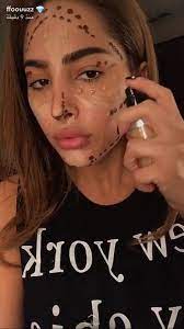 رُزقت، قبل قليل، الفاشينيستا الكويتية وخبيرة التجميل فوز الفهد بأول مولود لها، والذي أطلقت عليه اسم أحمد، وذلك من زوجها رجل الأعمال عبد اللطيف الصراف.ونشرت فوز عبر حسابها الشخصي على تطبيق سناب شات منشوراً كتبت. Ø¹Ù„Ù‚Ù… Twitterren Ø§Ù„Ø¨ÙŠØª Ø¯Ù‡ Ø·Ø§Ù‡Ø± ÙˆØ­Ø¨ÙØ¶Ù„ Ø·ÙˆÙ„ Ø¹Ù…Ø±Ù‡ Ø·Ø§Ù‡Ø±