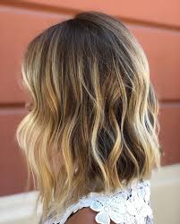 Tendenze capelli inverno 2020, il tagli medio per le donne di tutte le età.un hair look sempre perfetto, una scelta versatile e glamour. Tagli Capelli Medi 2020 Lisci Scalati E Mossi Di Tendenza