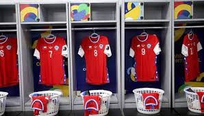 Последние твиты от selección chilena (@laroja). Chile Vs Bolivia La Roja Cumple Su Amenaza Y Tapa El Logo De Nike Por Conflictos Con La Marca Copa America 2021 Futbol Internacional Depor
