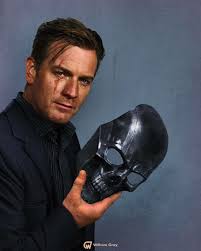 Roman Sionis Birds Of Prey White Suit Pin By One Above All On Dc Ewan Mcgregor Ewan Mcgregor Young Roman Sionis